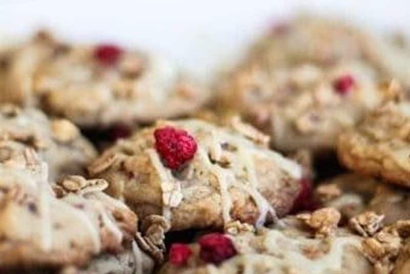 Raspberry Granola Cookies