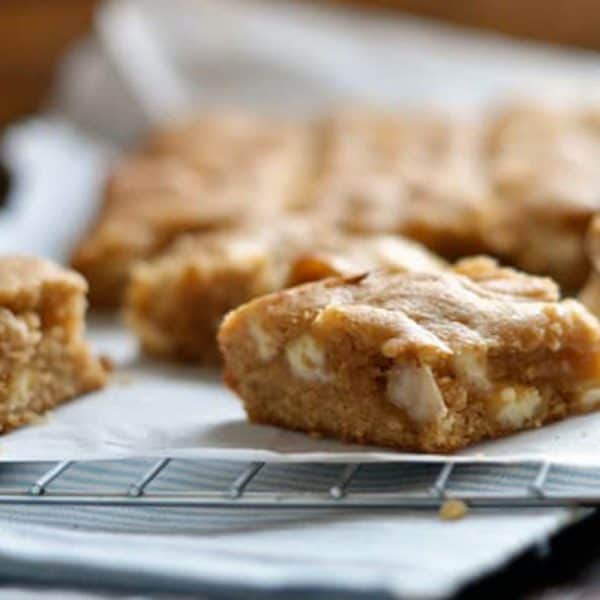 White ChocolateMacadamia Nut Blondies Rogers Foods