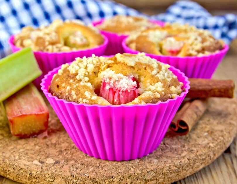 Cinnamon Rhubarb Muffins