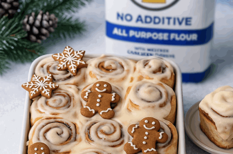 GINGERBREAD CINNAMON ROLLS