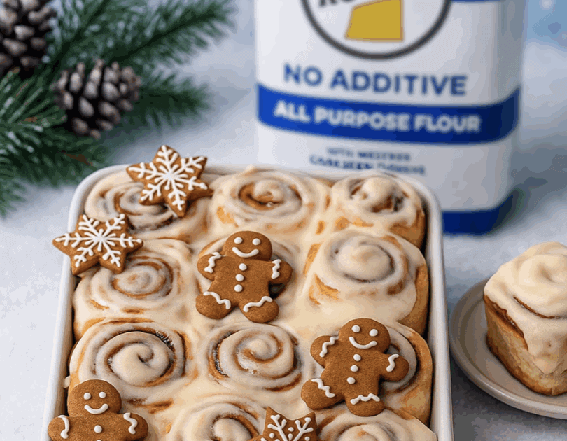 GINGERBREAD CINNAMON ROLLS