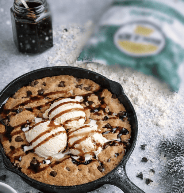 Classic Skillet Pizookie (Cookie)